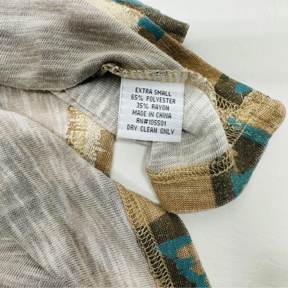 Double D Ranch Aztec Print Asymmetrical Hem Top size XS - Picture 7 of 7